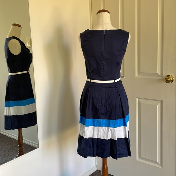 🌷2 for $20🌷 REVIEW navy striped day dress with white belt - Picture 4 of 15